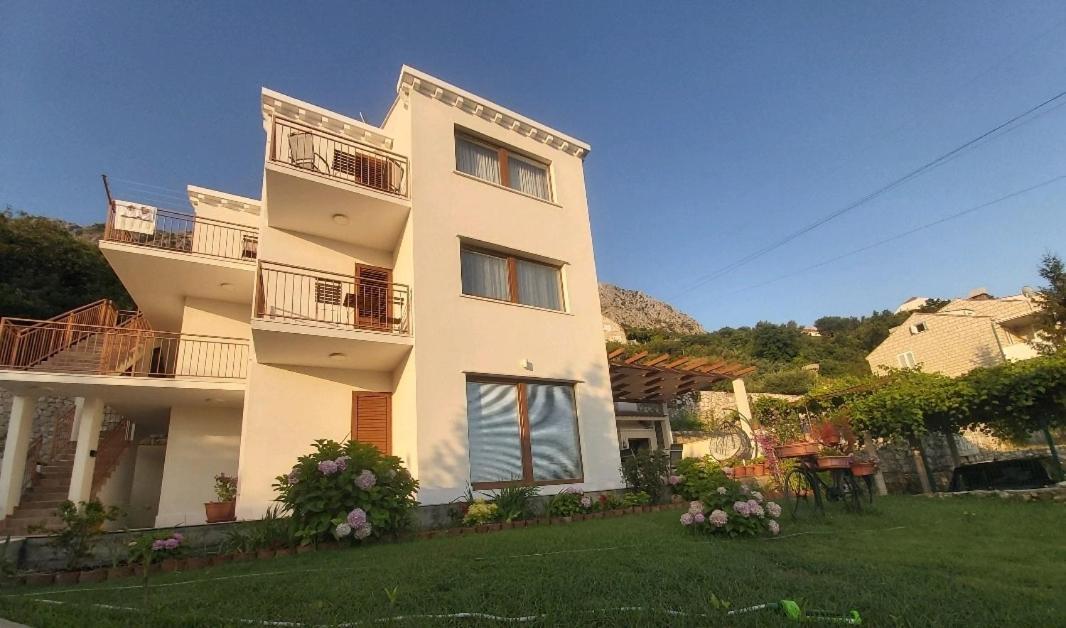 Villa Pergola-Apartment Toni Mlini Luaran gambar